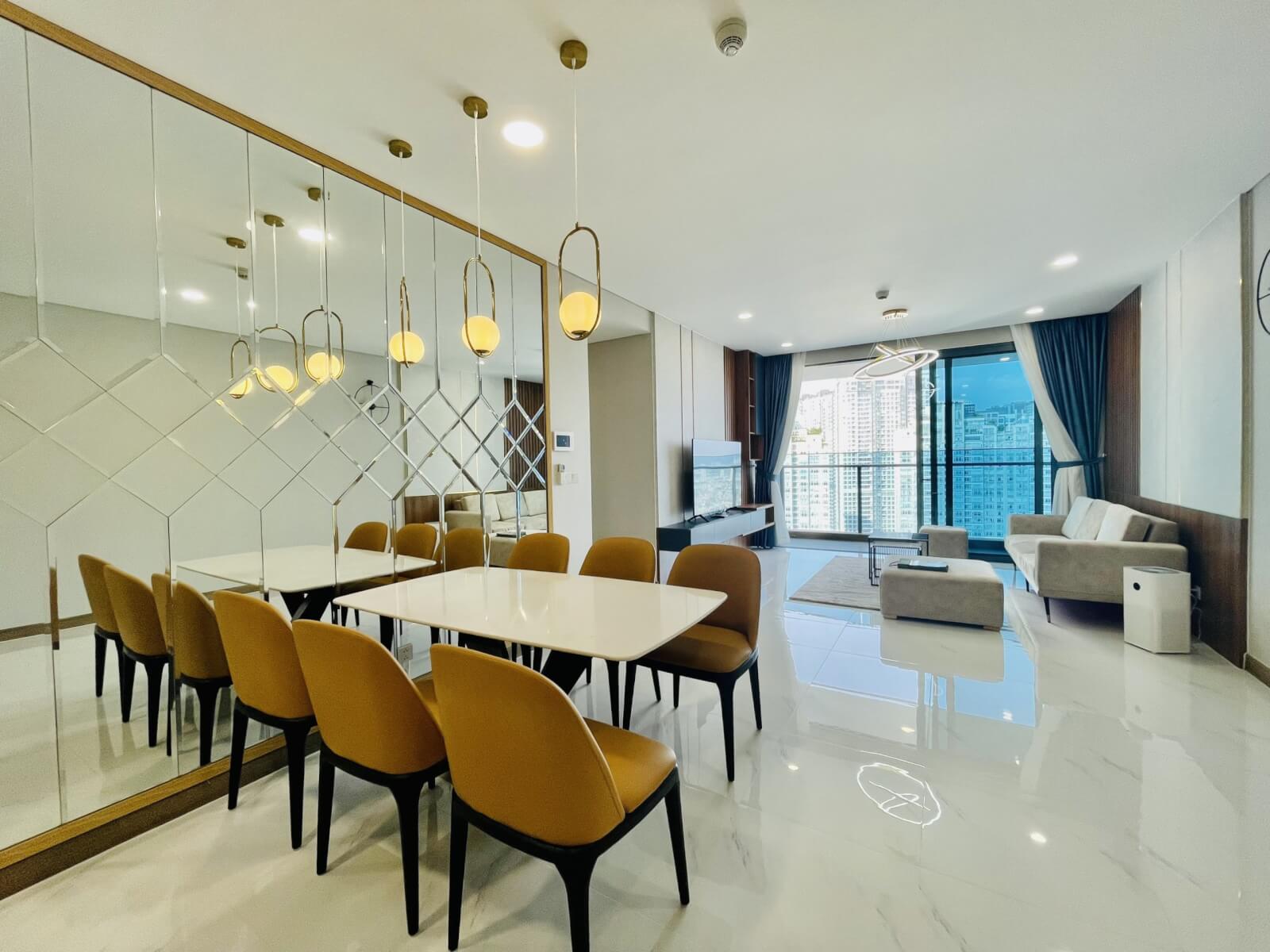 Fully furnished apartment in Sunwah Pearl - Luxury and high-end furniture