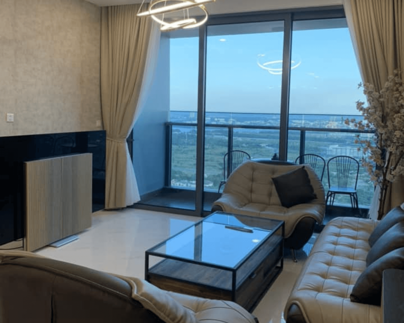 Nice apartment in Sunwah Pearl – Cool space and high floor