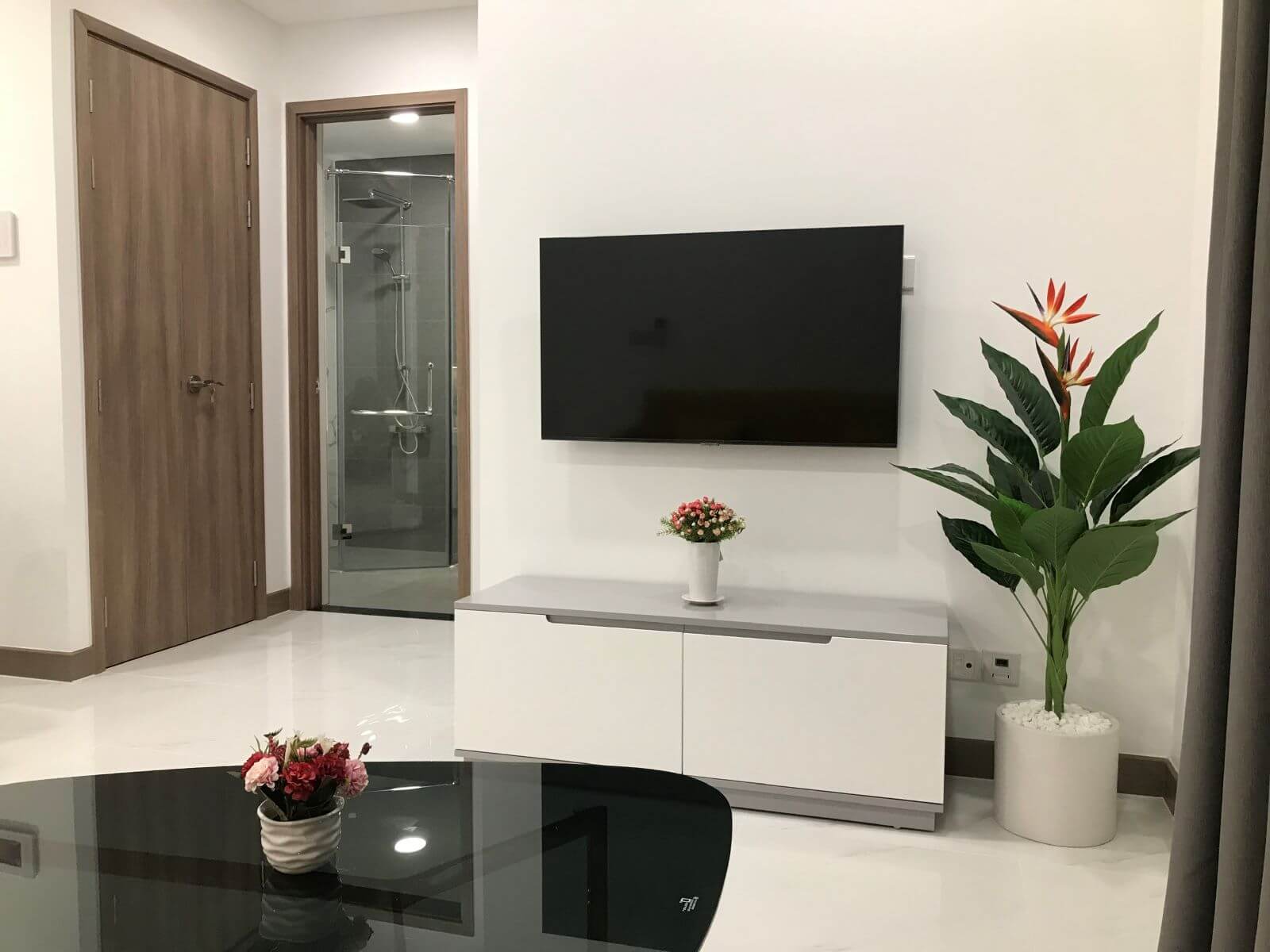 Full furnished 1 bedroom apartment for rent in Sunwah Pearl building