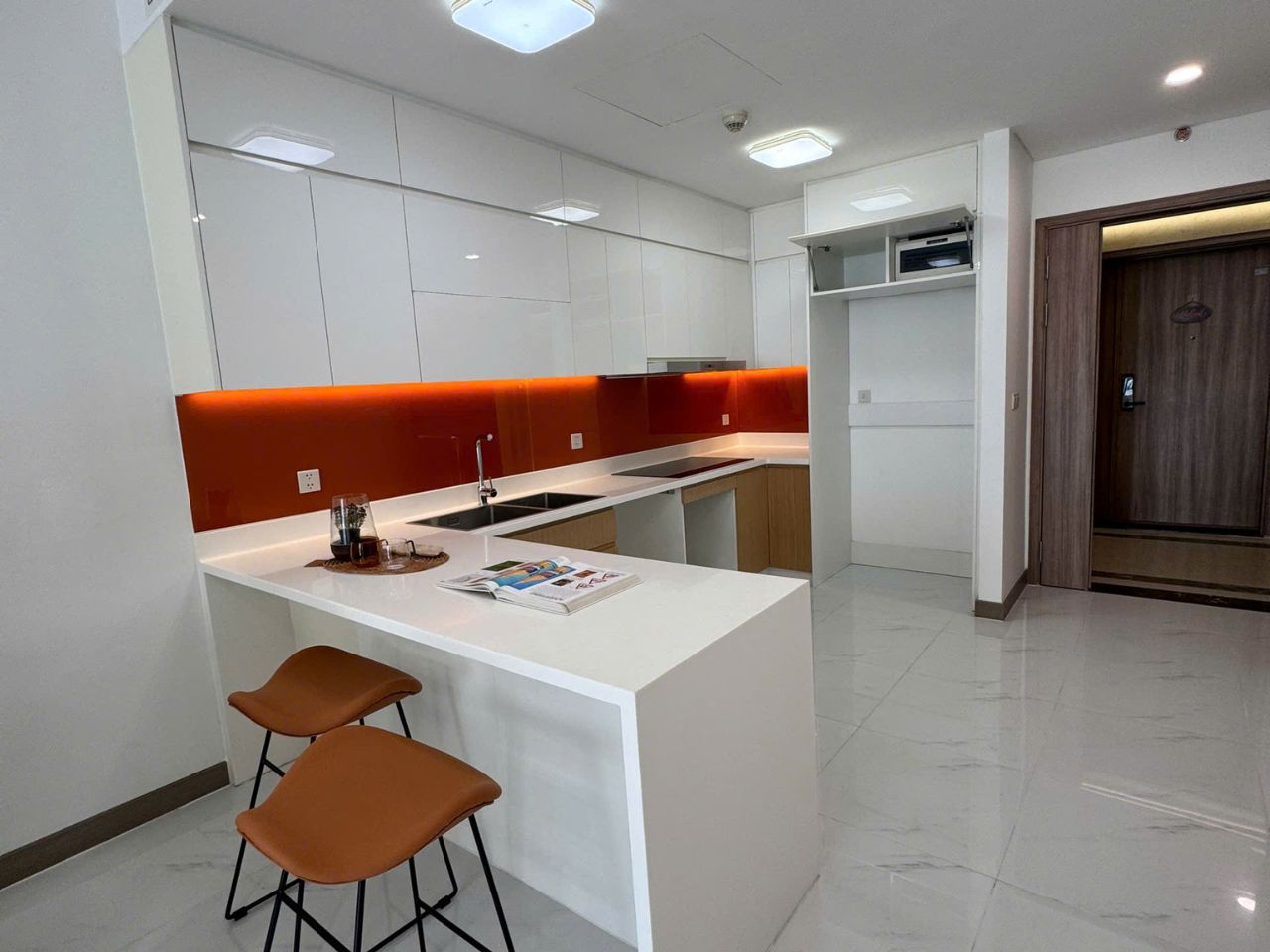 Unwah Pearl boasts a two-bedroom property available for sale, priced at GH.06 2BR+1. This is an excellent opportunity at an attractive price point.